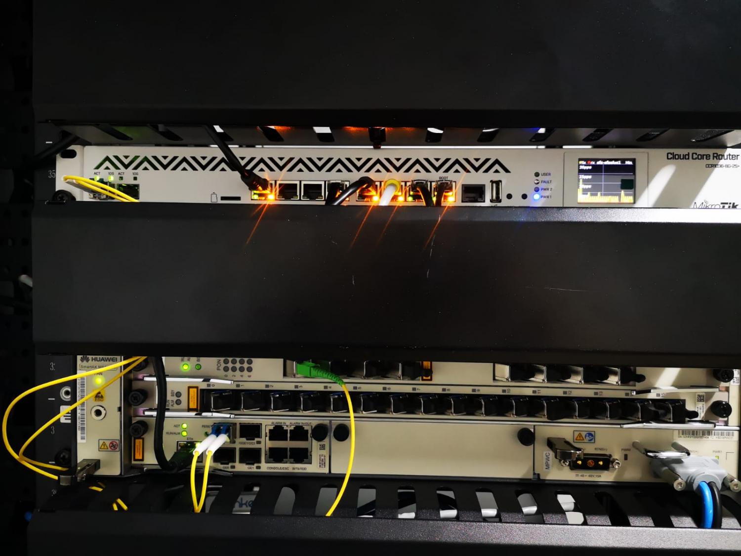 Nombre: OLT Huawei 5608T.jpg
Visitas: 3485
Tamaño: 142.5 KB